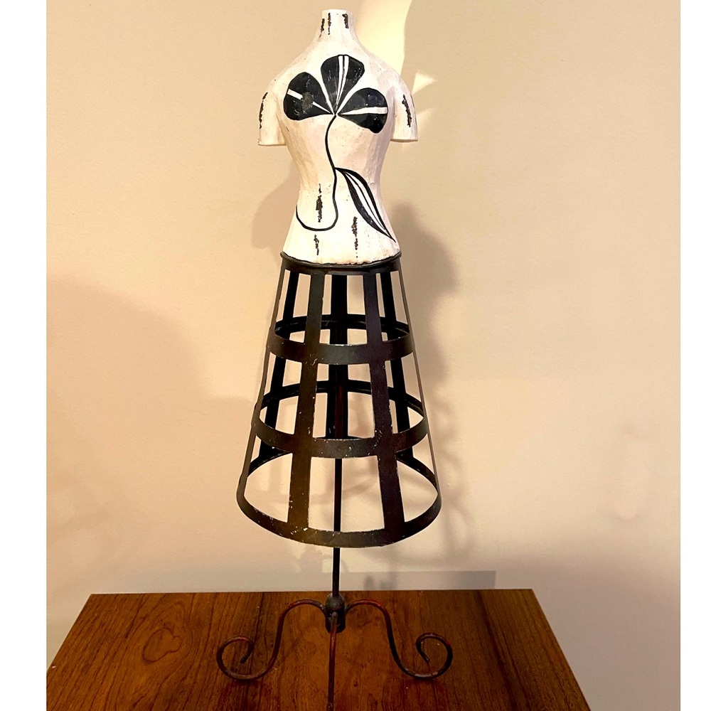 Vintage Look Earring/Jewelry Holder!